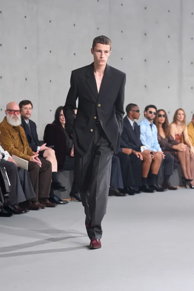 Look 13
